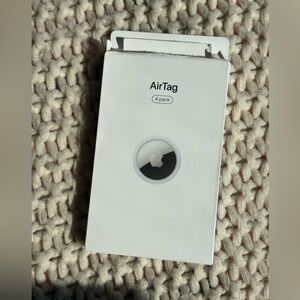 NWT ⚡️⭐️ Apple AirTag 2 Pack